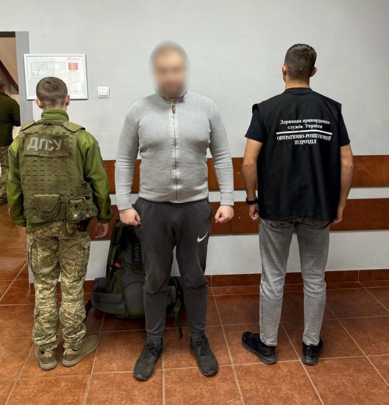 В Закарпатье задержали "плавця" через Тису та його переправника