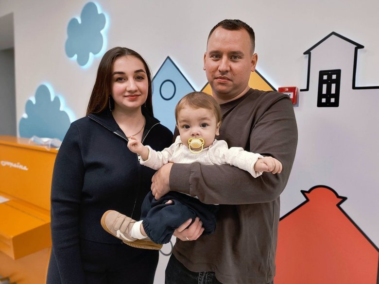 У Львові 7-місячному хлопчику пересадили частину печінки від батька
