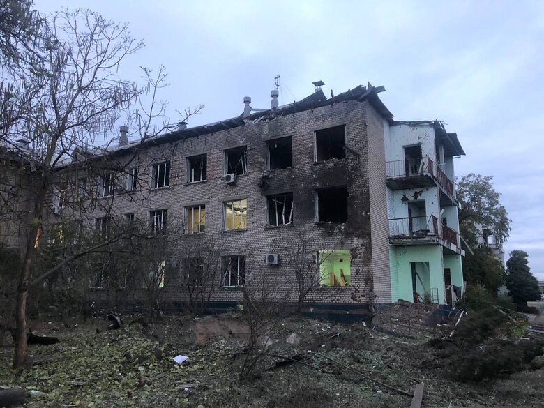 Occupiers hit Zaporizhzhia with 12 rockets: educational institution, medical institution and residential buildings were damaged, 1 person died 03 Occupiers hit Zaporizhzhia with 12 rockets: educational institution, medical institution and residential buildings were damaged, 1 person died 03
