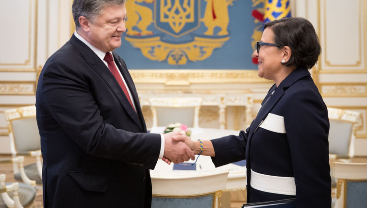 Предоставление кредитной гарантии демонстрирует наше доверие к Украине, - министр торговли США Прицкер на встрече с Порошенко. ФОТО