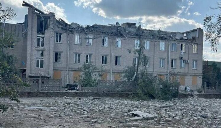 Рашисти вдарили по лікарні у Бериславі на Херсонщині: Постраждали двоє медпрацівників. ВІДЕО+ФОТОрепортаж