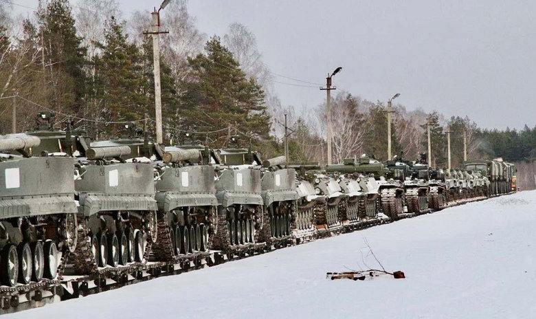Российские военные и техника продолжают прибывать в Беларусь 11