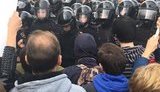 По всей России проходят протесты против повышения пенсионного возраста: "Путин грабит народ!", "Мы - против власти жуликов и воров!"