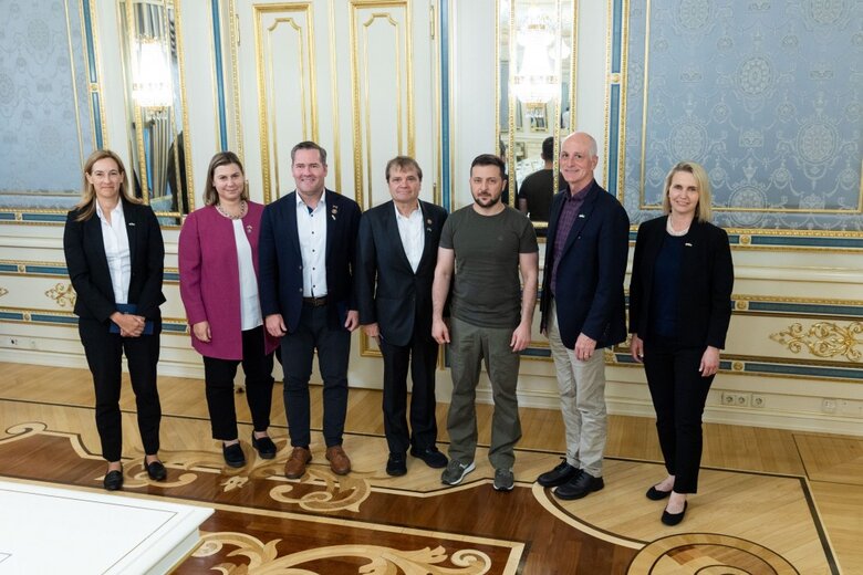 Zelensky thanked US Congress for HIMARS, missiles, and drones 03