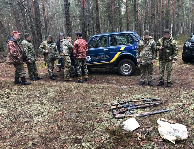 У Чорнобильській зоні прикордонники затримали 4 нелегальних мисливців 01