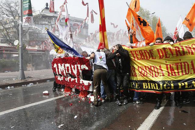 протест первомай радикалы