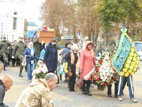 З українським воїном Сергієм Джевагою, загиблим у серпні 2014 року під Іловайськом, попрощалися в Прилуках 04