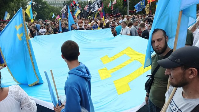 Хода ветеранів 2020: справа Шеремета, дощ та жіноча коробочка 09