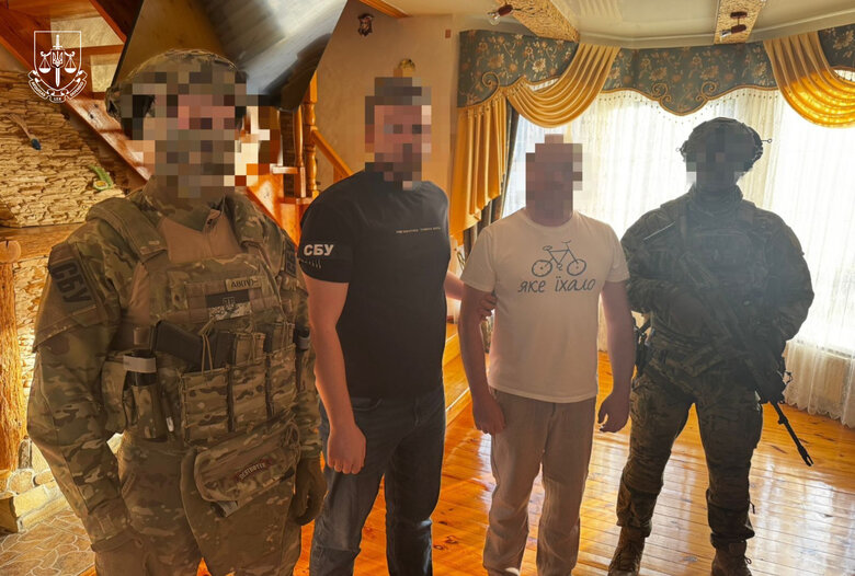 Незаконний видобуток бурштину на Рівненщині