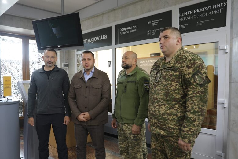 Центр рекрутингу української армії відкрили в Кам’янці-Подільському