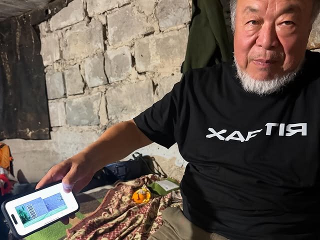 Китайский художник Ай Вэйвэй прибыл в Украину