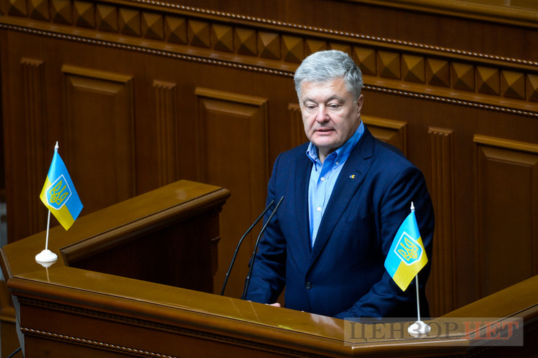 Рассказ Культенко Новинскому, Трухину и Кузьминых, приглашение Бондарь на вечеринку при свечах и сообщение Котик, дай деньги Васильеву, - работа ВР 22 февраля 21