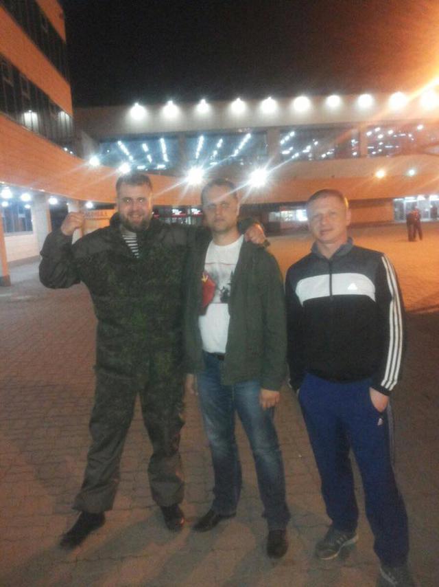 Брехати ж недобре!: Геращенко спростував брехню російських пропагандистів, показавши фотографію пяного москвича, який побив кореспондента НТВ, з терористом Губарєвим 01 Брехати ж недобре!: Геращенко спростував брехню російських пропагандистів, показавши фотографію пяного москвича, який побив кореспондента НТВ, з терористом Губарєвим 01