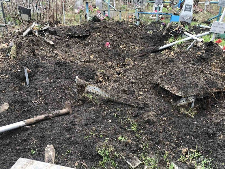 Від початку російського вторгнення унаслідок обстрілів пошкоджено девять цвинтарів та Меморіал жертвам тоталітаризму у Харкові 05 Від початку російського вторгнення унаслідок обстрілів пошкоджено девять цвинтарів та Меморіал жертвам тоталітаризму у Харкові 05