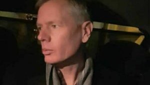 Посла Великобритании Макэйра задержали во время протестов в Тегеране