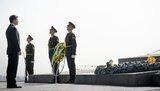 Зеленский почтил память погибших во Второй мировой войне: Благодарим за жизнь и возможность строить новую Украину. ФОТО