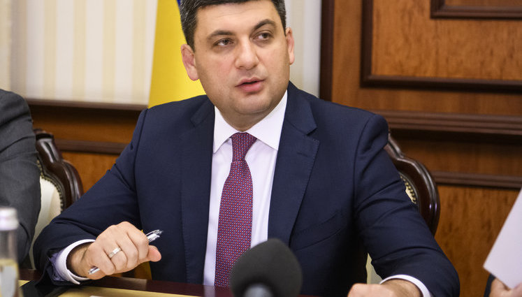 Мій диплом справжній і чесний. Я вчився заочно, тому що рано створив сім'ю і мав її забезпечувати, - Гройсман