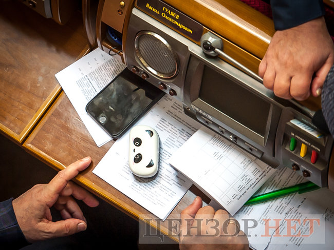 Нові пікантні захоплення опоблоківця Долженкова, просування іміджу радикала Силантьєва, - день роботи ВР 13 березня 04