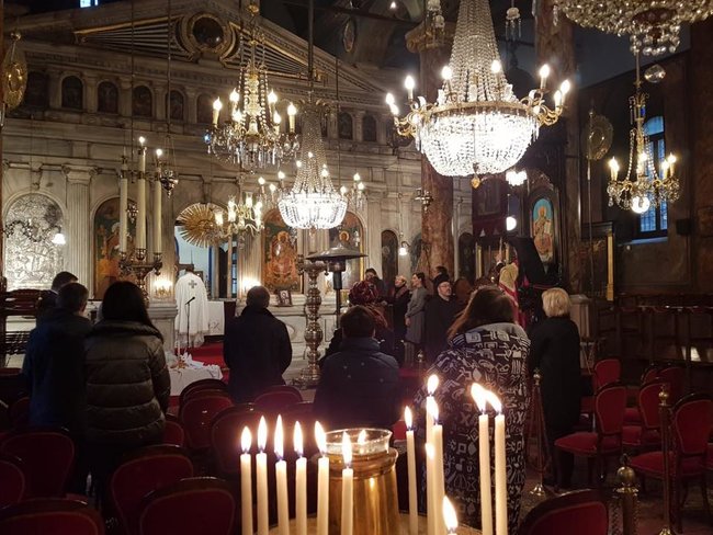 Літургію памяті Небесної Сотні відслужили в Стамбулі, - консульство 03