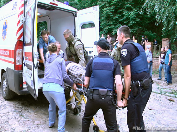 Разбойник погиб, пытаясь сбежать от полиции в Харькове 04