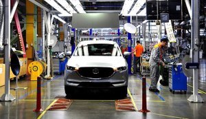 Перший іноземний автовиробник втратив право викупити назад свій завод у Росії