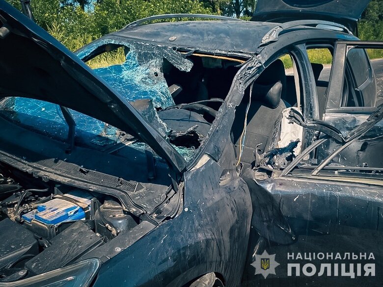 Окупанти вдарили FPV-дроном по цивільній автівці на Сумщині
