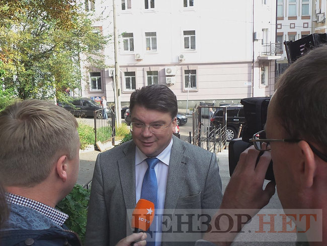Суд почав обирати Омеляну запобіжний захід 01