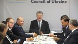 Порошенко в Давосі: Під час війни ми маємо цифри здорової економіки: економічне зростання - 3,4%, інфляція - нижче 10%. ФОТО