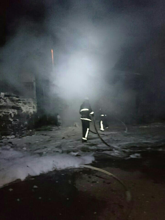 3 вантажівки згоріли вночі в Миколаєві 02