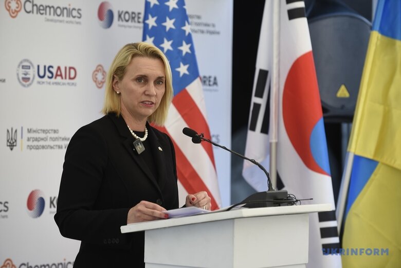 USAID відправило агропідприємствам з України 12 тисяч тонн добрив на осінню посівну 04 USAID відправило агропідприємствам з України 12 тисяч тонн добрив на осінню посівну 04