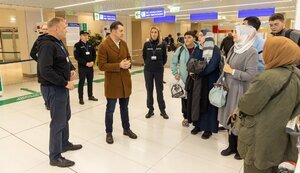 Глава МИД Молдовы поблагодарил Украину за помощь с эвакуацией молдован из Газы. ФОТОрепортаж