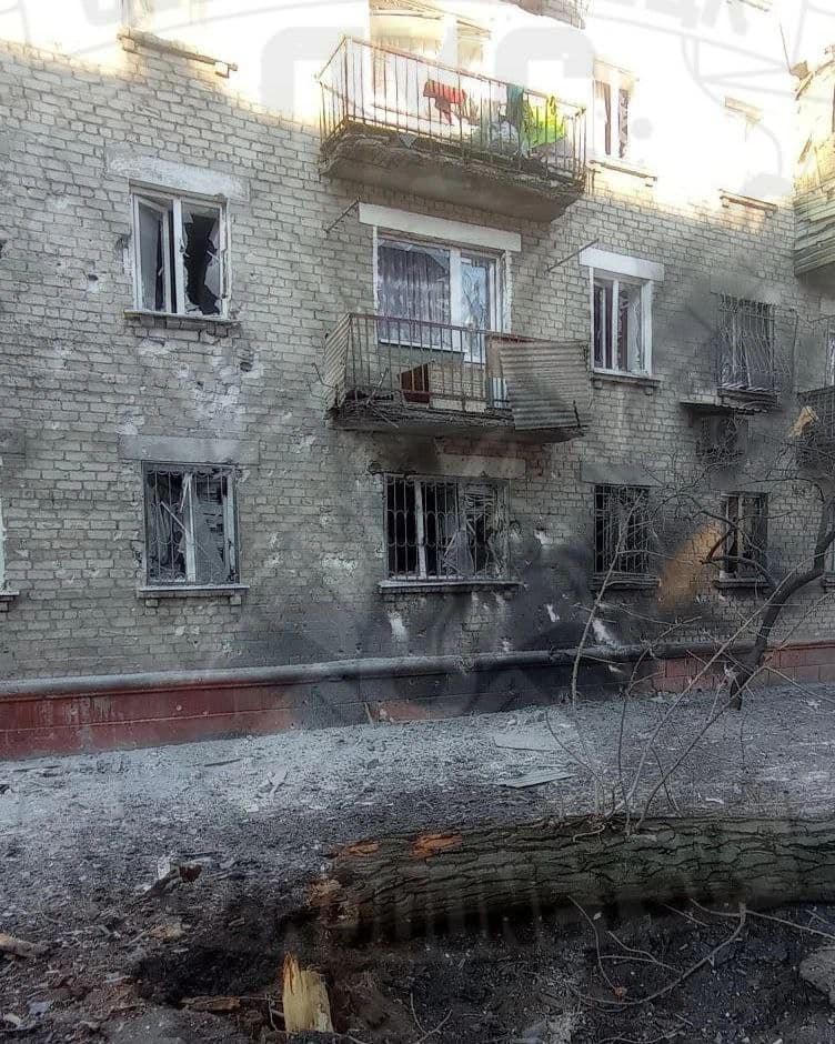Наслідки ранкового обстрілу Сєверодонецька: Окупанти хочуть стерти місто з лиця землі 02 Наслідки ранкового обстрілу Сєверодонецька: Окупанти хочуть стерти місто з лиця землі 02