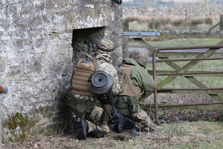 Украинские военные отрабатывают в Британии ведение огня из NLAW 05