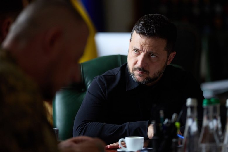 Зеленский провел совещание по ситуации на востоке Украины