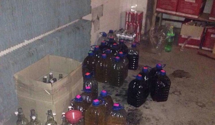 Tax police reveals restaurant that illegally produced and sold alcohol in Donetsk region. PHOTOS