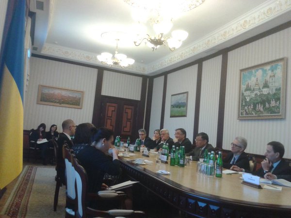 яценюк g7 послы