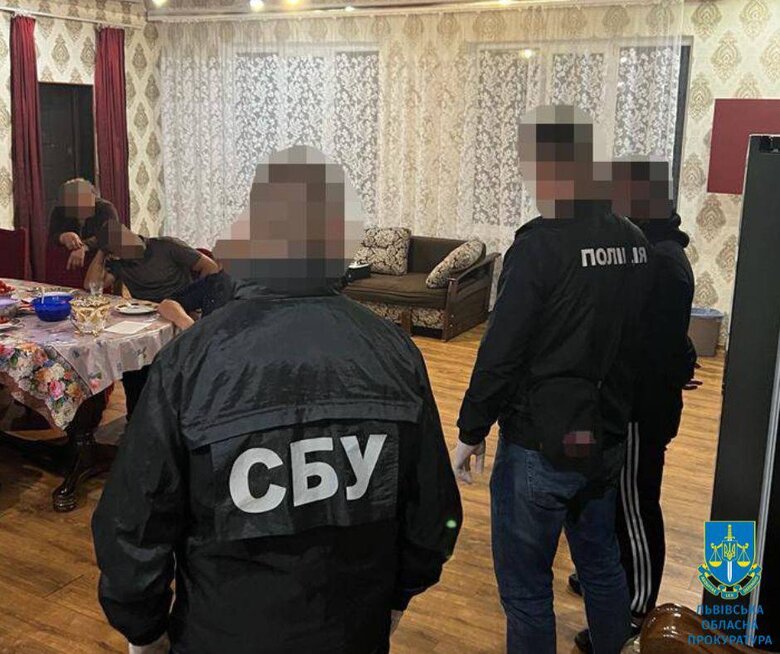 На Львівщині викрито групу наркоторговців, які щомісяця заробляли на метадоні до 5 млн грн 03