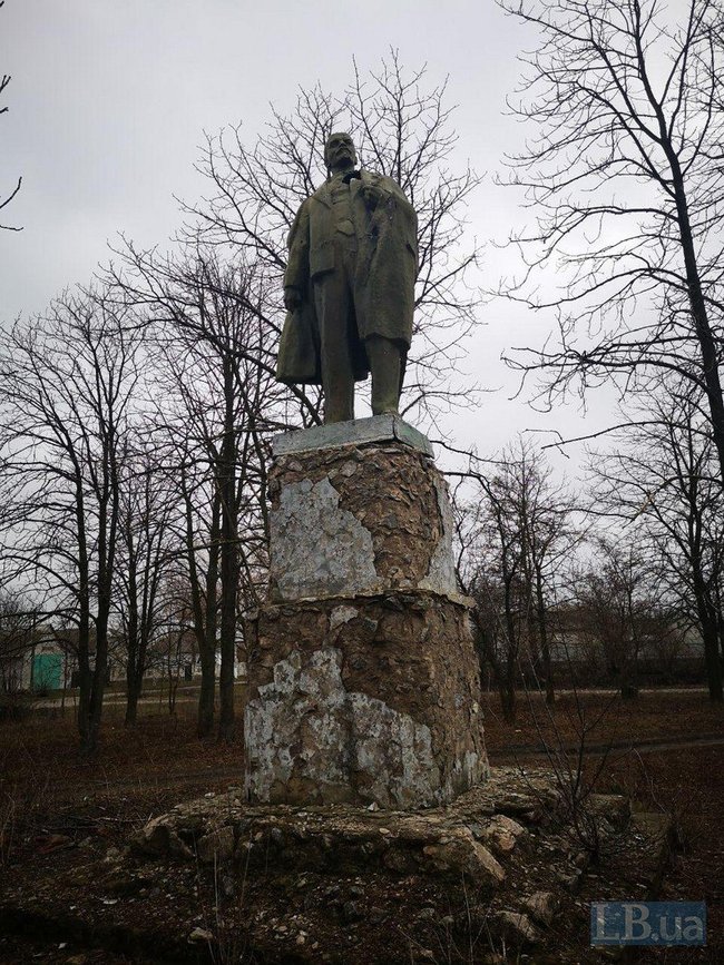 Памятник Ленину обнаружили в селе на Полтавщине 01