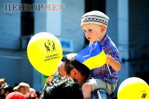 Третя річниця визволення Маріуполя - парад захисників міста 08