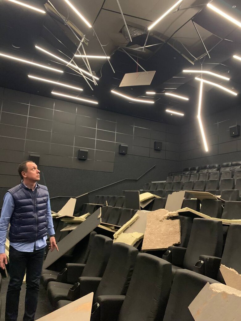 Multiplex показал фото разрушенных войной кинозалов. Фоторепортаж из Мариуполя и других городов 10