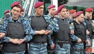 В Киеве власть пытается снести рынок возле м. Лесная. В результате кровавой драки есть раненые