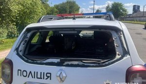 В Черниговской области российский дрон атаковал автомобиль полиции - пострадали трое правоохранителей. ФОТО