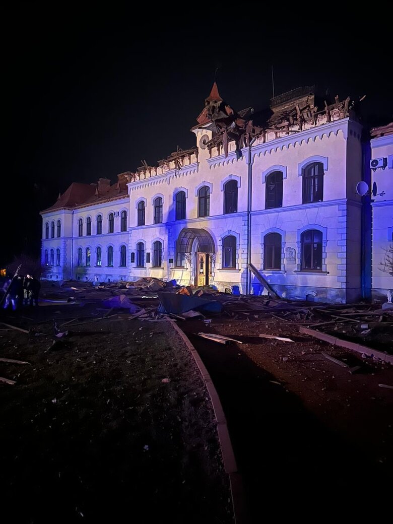 Во Львове рашисты уничтожили музей Шухевича 02