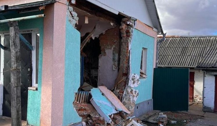 "Полюють на учасників АТО, щоб ті не чинили спротив": жителі Іванкова у блокаді окупантів просять "зелений коридор"