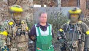 СБУ затримала інформаторку ГРУ РФ, яка коригувала російські бомбардування Лимана. ФОТО