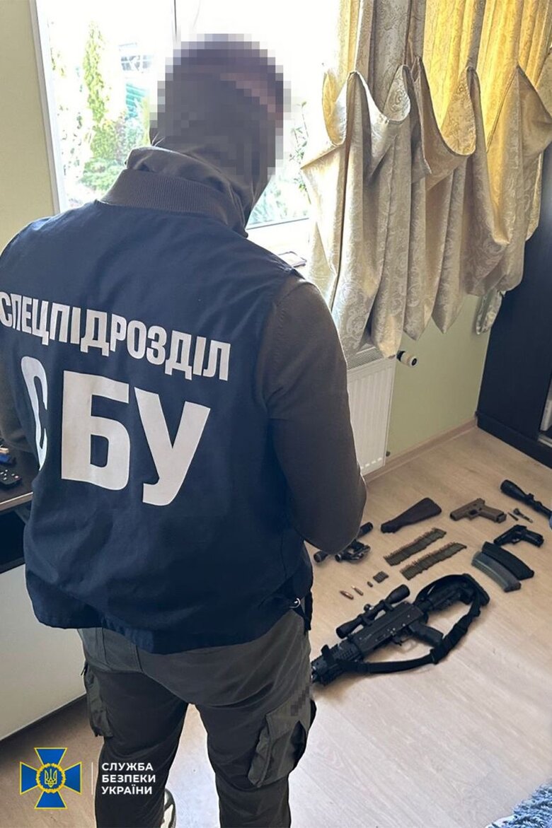 Затримано торговців трофейною зброєю