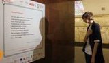 Стихи в метро: Киевлянам предложили польскую классику вместо рекламы водки и сигарет. ВИДЕО.