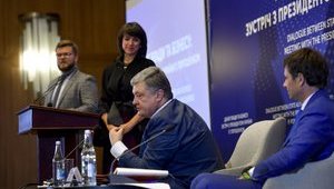 "У нас є два шляхи - або залізна завіса зразка Радянського Союзу, або підвищення зарплат всередині країни", - Порошенко. ВIДЕО