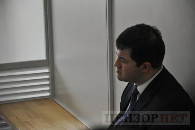 Вимагаємо реальної застави і #РомаЗдайПєтю, - активісти пікетують суд, який розглядає апеляцію на запобіжний захід Насірову 23