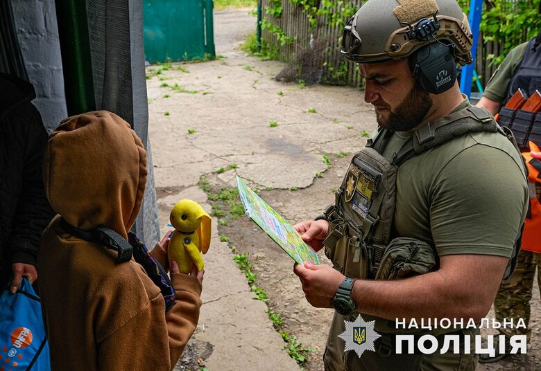 Из Богоявленки Донецкой области вывезли последнего ребенка, - Нацполиция 03